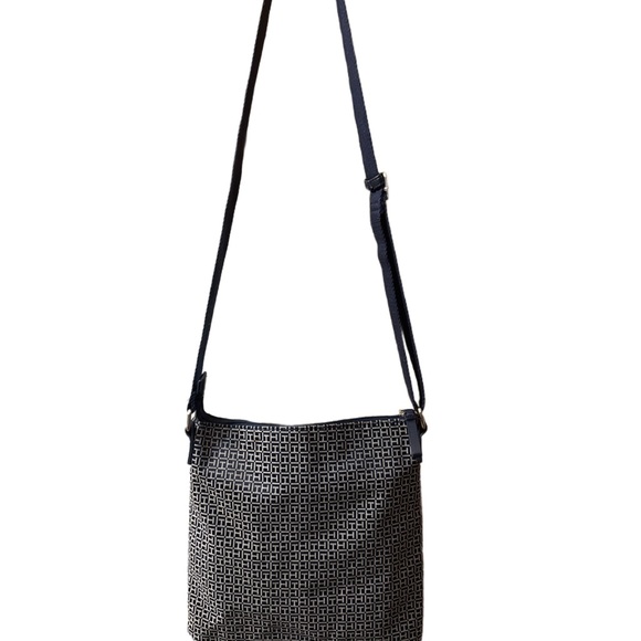 Tommy Hilfiger Signature Navy and White Crossbody Bag - Picture 3 of 14